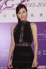 组图：李嘉欣蕾丝晚装露美背 自曝入院做检查