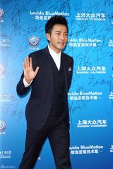 组图：电视华鼎奖红毯 郑爽仙气佟丽娅美艳