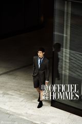 组图：陈学冬曝最新写真 演绎夏日轻熟男