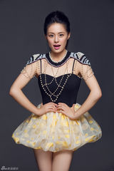 组图：王力可甜美大片 时尚造型彰显独特