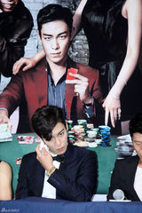 组图：申世京TOP(崔胜贤)等宣传19禁新片《老千2》