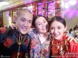 组图：吕丽萍儿子娶90后新娘 生父张丰毅未出席