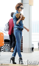 组图：韩星高俊熙牛仔装出街 率性有腔调