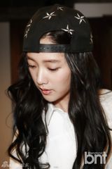 组图：韩星Clara(李成敏)出席活动 下衣失踪秀美腿