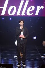 独家：少女时代TTS热辣献唱 下叉劈腿秀舞功