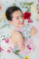 组图：苏青大片美若芙蓉 古装美人演绎花之物语