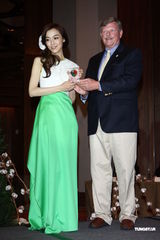 组图：范玮琪新歌送老公 向孙燕姿讨教生子秘方