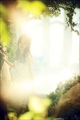 组图：韩女星金尹慧婚纱写真 优雅性感吸引目光