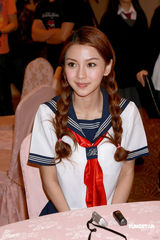 幻灯图：黄晓明绯闻女友校服装扮 清纯似张柏芝