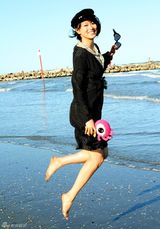 高清：黄璐抵达威尼斯 变波普女郎盼水城成福地