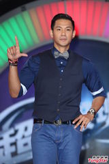 组图：杜德伟转战担任评审 莎莎主持投保亿元