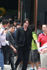 组图：基努-里维斯空降北京 为新片学打太极拳