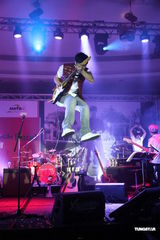 组图：李治廷带病开演唱会 卫兰任嘉宾叶德娴等捧场