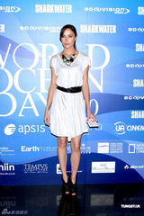 幻灯：Lisa S助阵环保展姣好身材 夫婿吴彦祖无踪