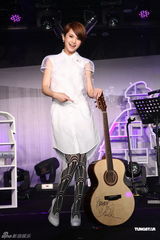 组图：杨丞琳变身陶喆粉丝 狠拒潘玮柏梦中情