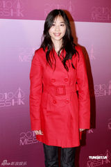 幻灯图：香港小姐首次面试 50位佳丽演曼妙诱惑