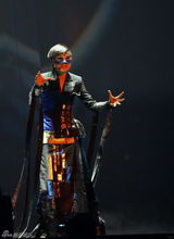 组图：李宇春北京开唱 歌迷高喊你好漂亮