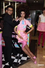 组图：林嘉绮霹雳娇妻装扮抢眼 与老公尚在蜜月期