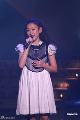 组图：《劲歌金曲》录影 黄耀明张继聪王菀之献唱