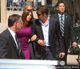 组图：克鲁兹入驻星光大道成西班牙第一人 笑拥德普