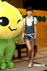 幻灯图：徐娇星爷曝Lucas录音只听妈妈的话 