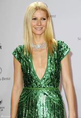 高清组图：格温妮丝-帕特洛深V领礼服性感亮相