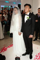 组图：纪文蕙大婚性感露半球 曾之乔杨佑宁也想婚