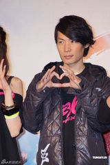 组图：周杰伦放言35岁结婚 寄望下一代有音乐天赋