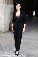 组图：巴黎2011秋冬时装周 巩俐范冰冰华丽亮相 