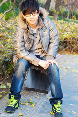 组图：胡夏台湾录新碟 最新写真深秋卖萌