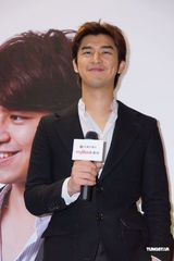 组图：陈柏霖暂无出专辑打算 忙于工作无暇谈恋爱