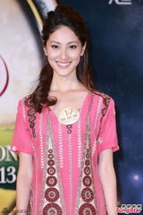 组图：候选港姐亮相辩论赛 佳丽登台秀口才