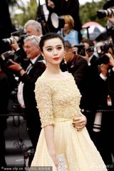 组图：范冰冰助阵红毯蕾丝纱裙雍容繁复