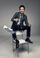 高清图：郭晓冬登《GQ》杂志 散发成熟男人魅力