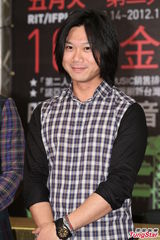 组图：五月天“重生”演唱会high翻高雄