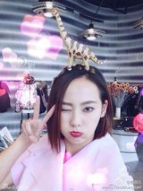 组图：众星欢乐庆圣诞 Angela可爱林志玲性感