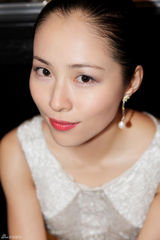 组图：江一燕拍美容写真精致迷人