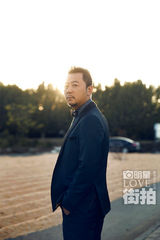 明星爱街拍盘点：那些美得不像话的逆光瞬间