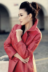 高清图：王丽坤异国拍写真 冷艳女郎绽放布拉格