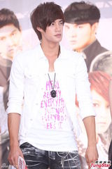 组图：汪东城推演《变4》 自断进好莱坞之路