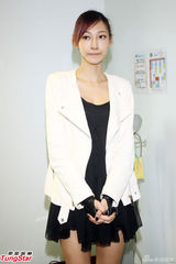 组图：陆瑶被蔡康永吓出大姨妈 纸片身材挺原装巨乳