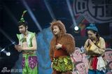 组图：《中国喜剧力量》总决赛吴莫愁助演小品