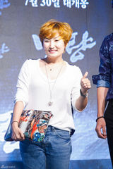 组图：朴有天李钟硕秀智等助阵《鸣梁》