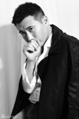 组图：李乃文黑白写真 时尚萌叔酷帅有魅力