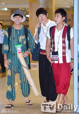 组图：刘延锡孙浩俊B1A4成员Baro返韩 变异域土男