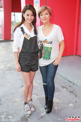 组图：周秀娜不知旧爱分手 为演出苦练手语