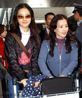 组图：刘亦菲妈妈旧照貌美如花 与女儿似姐妹