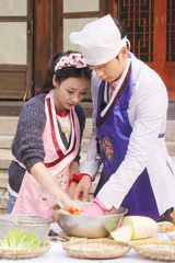 组图：柳岩欲带男友见家长 孙坚成功俘获岳母