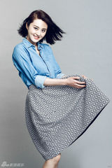 组图：甘露最新清淡素雅写真 戏里高冷戏外阳光