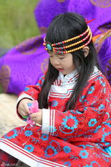 组图：大草原上的小伙伴！多多美颜姐姐似格格